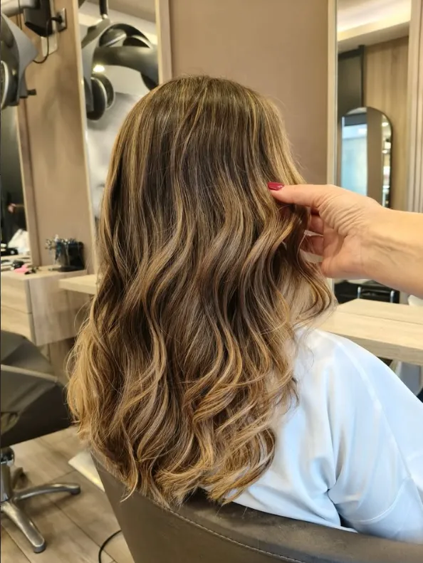 Coloração e styling no salão Hélia Dias
